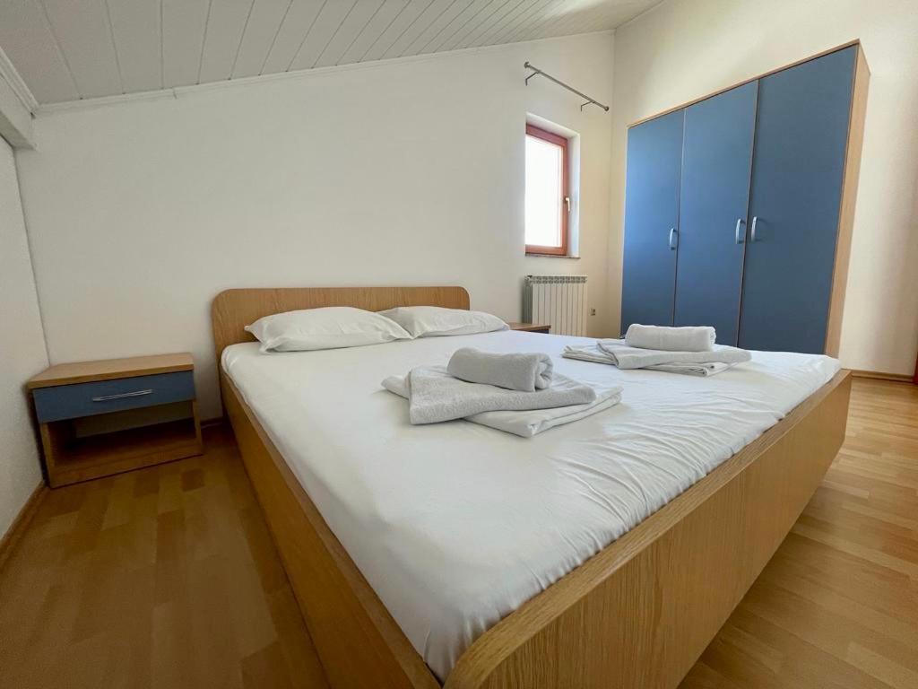 Apartments Hanka Njivice Extérieur photo